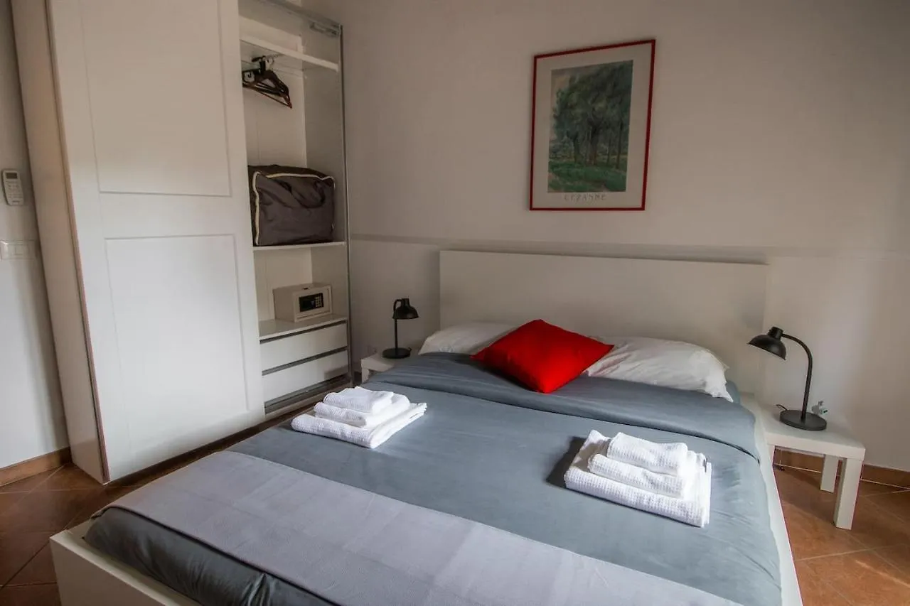 Casa Q163A Tuscolana Next To Metro Apartment Rome Italy